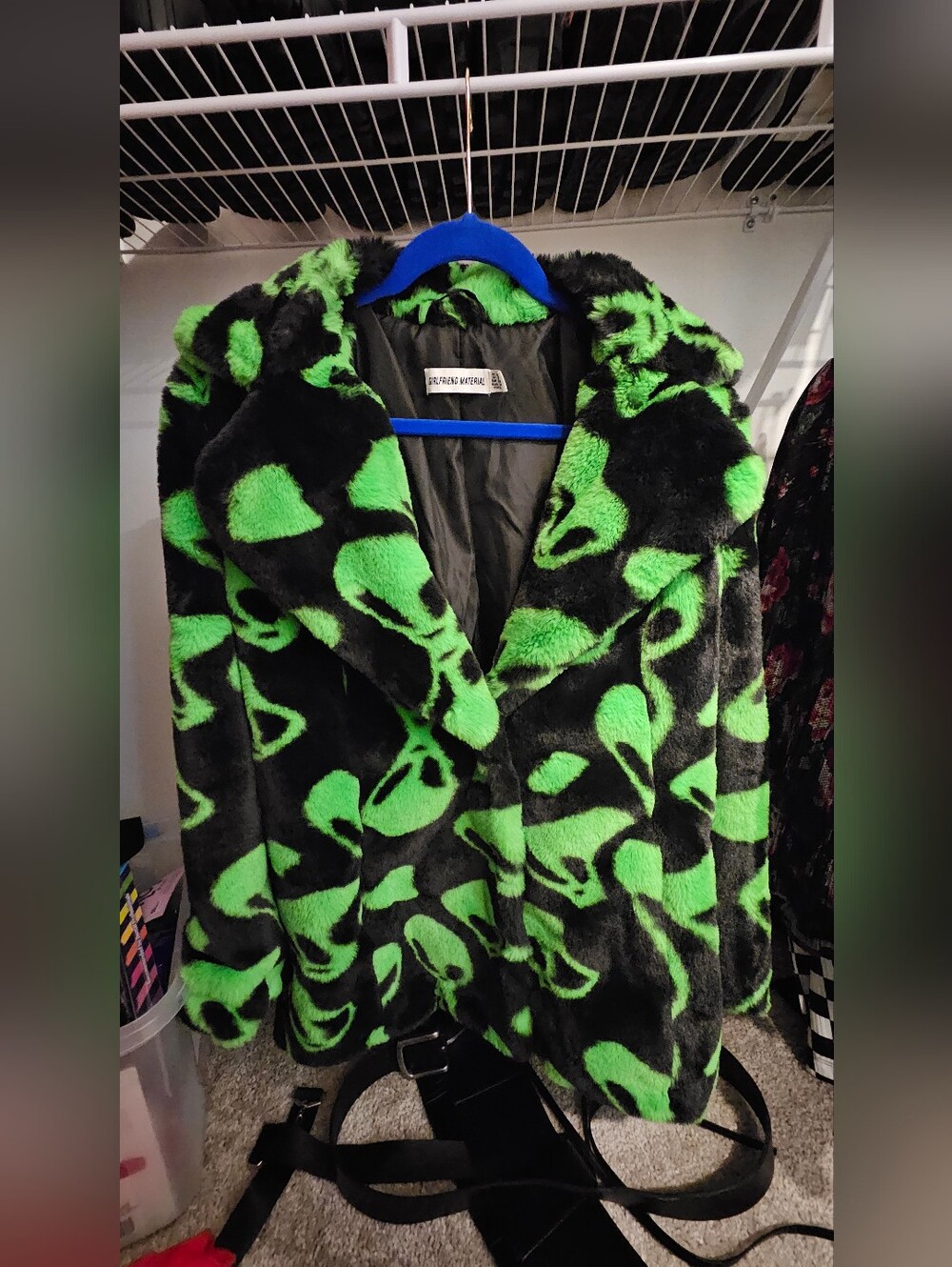NWOT - GIRLFRIEND MATERIAL Green/Black Alien Print Collared Button Jacket US 6
